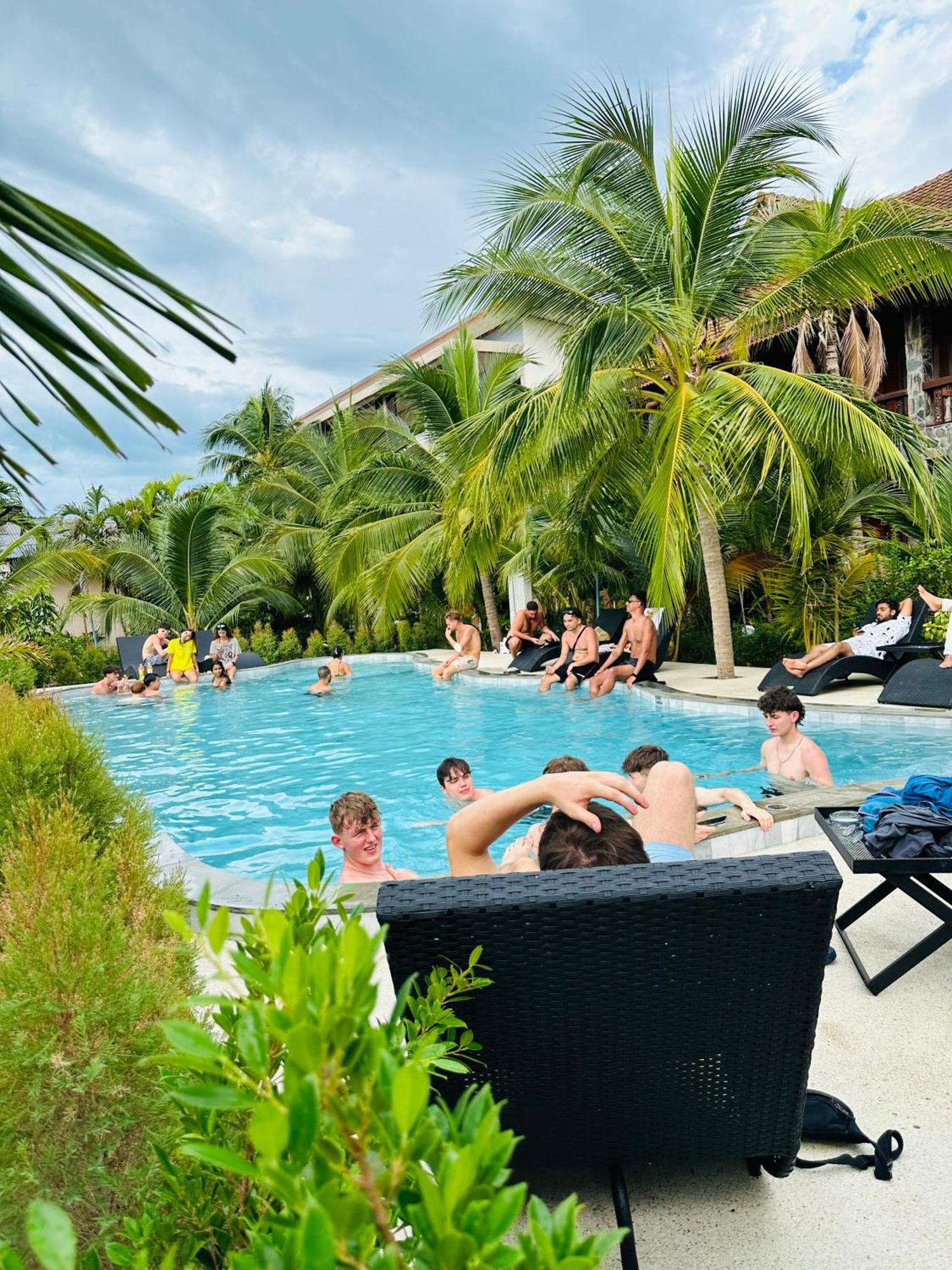 Family House Resort, Hatrin Kültér fotó