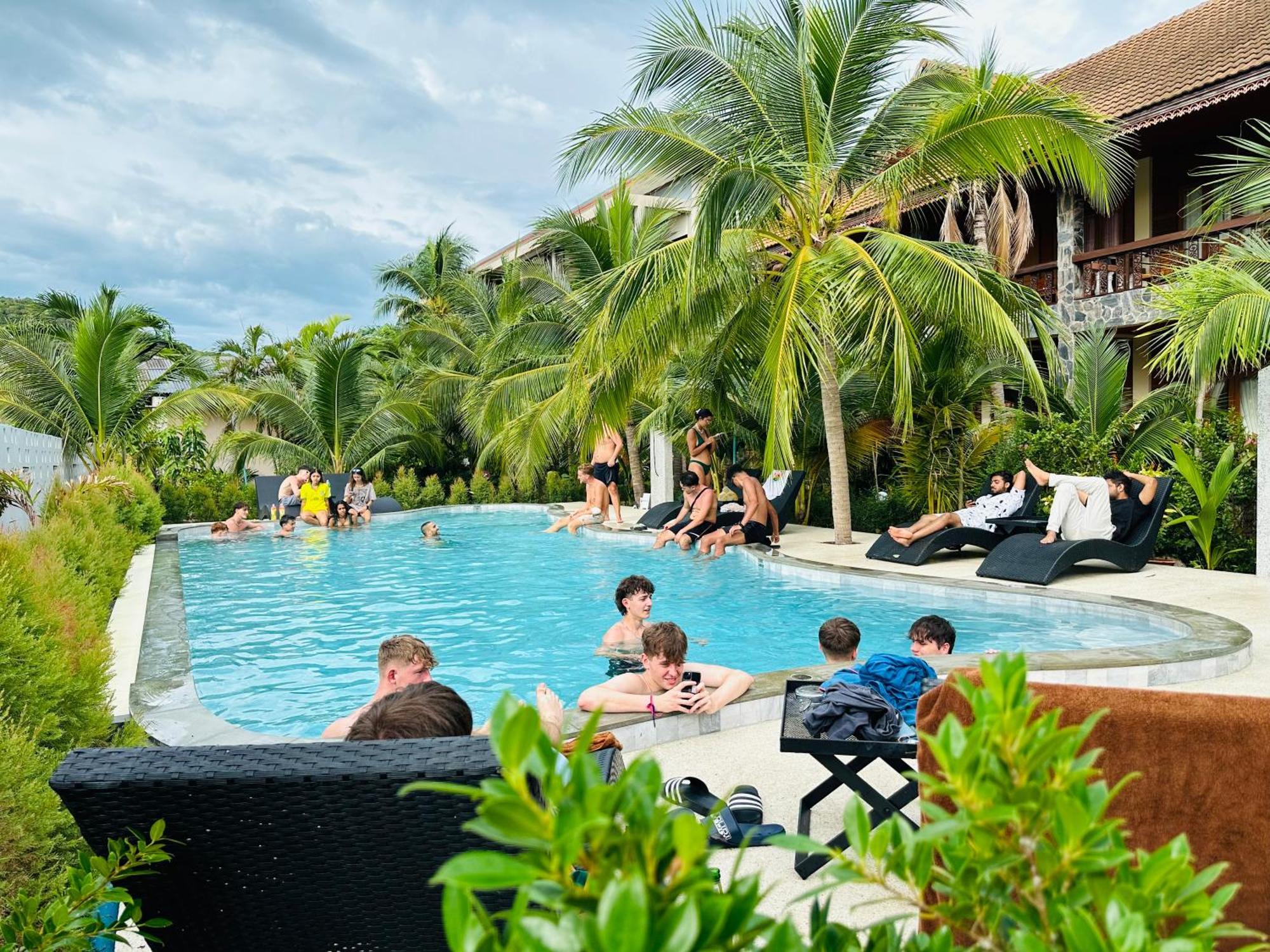 Family House Resort, Hatrin Kültér fotó