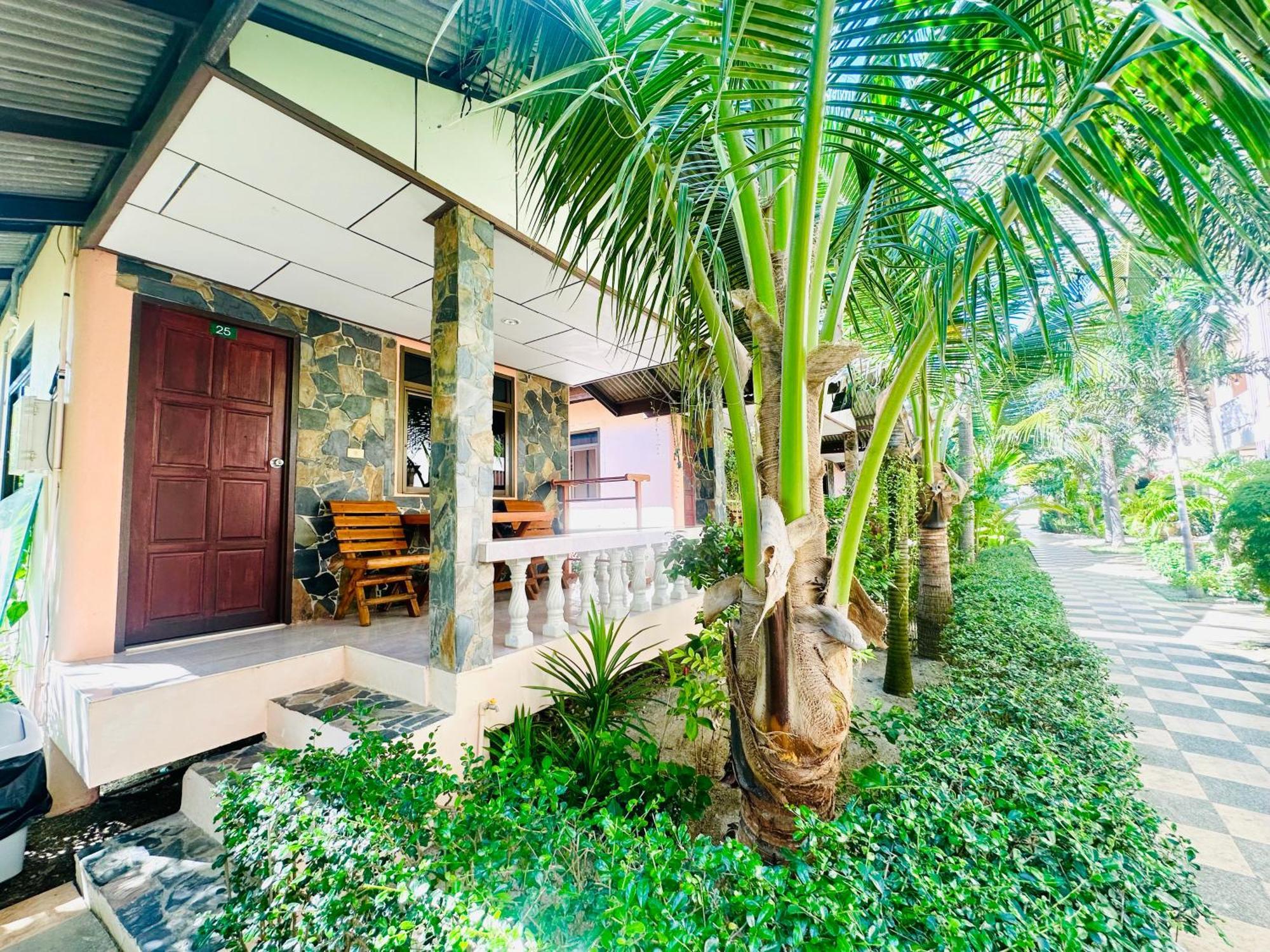 Family House Resort, Hatrin Kültér fotó