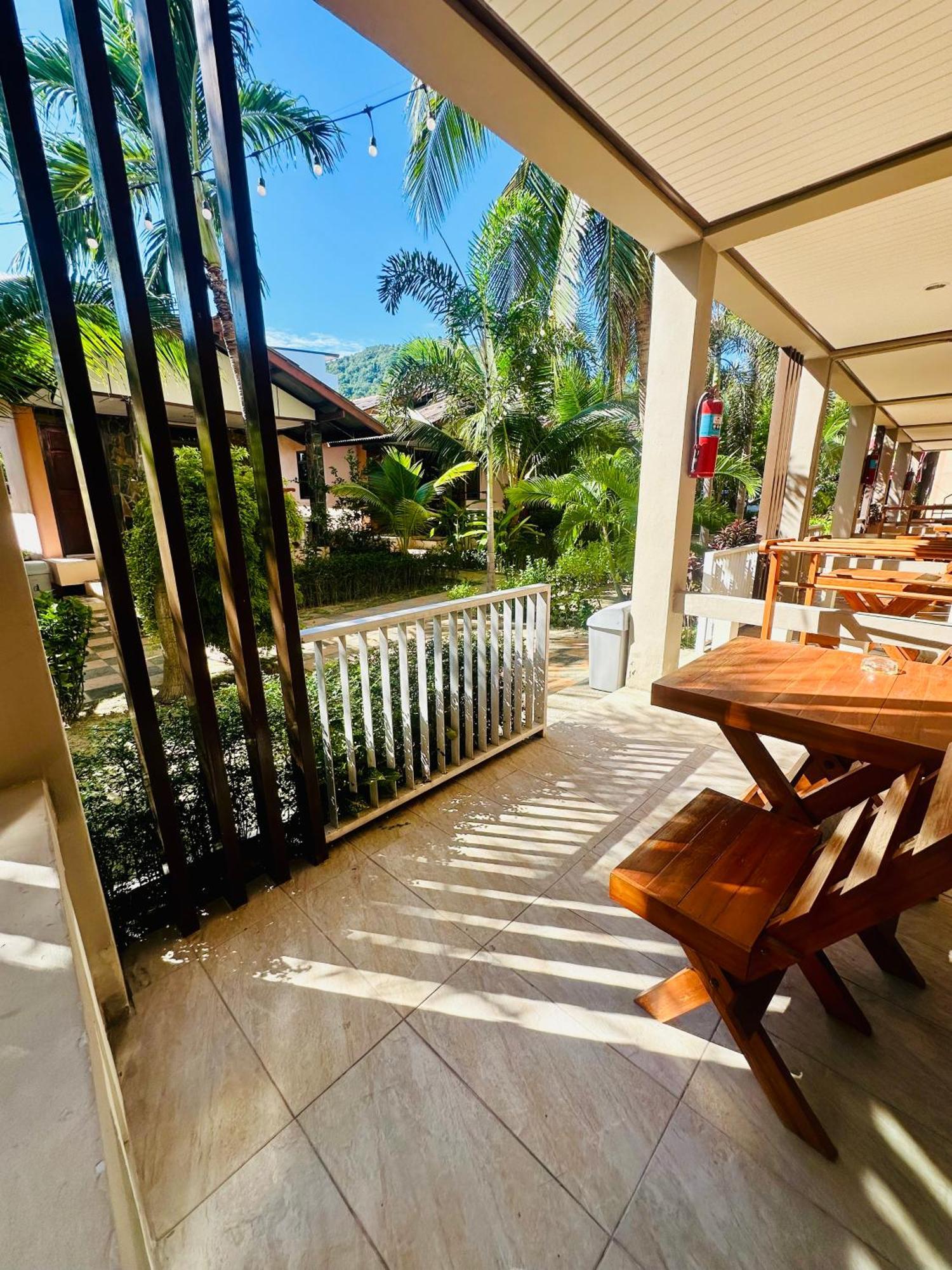 Family House Resort, Hatrin Kültér fotó