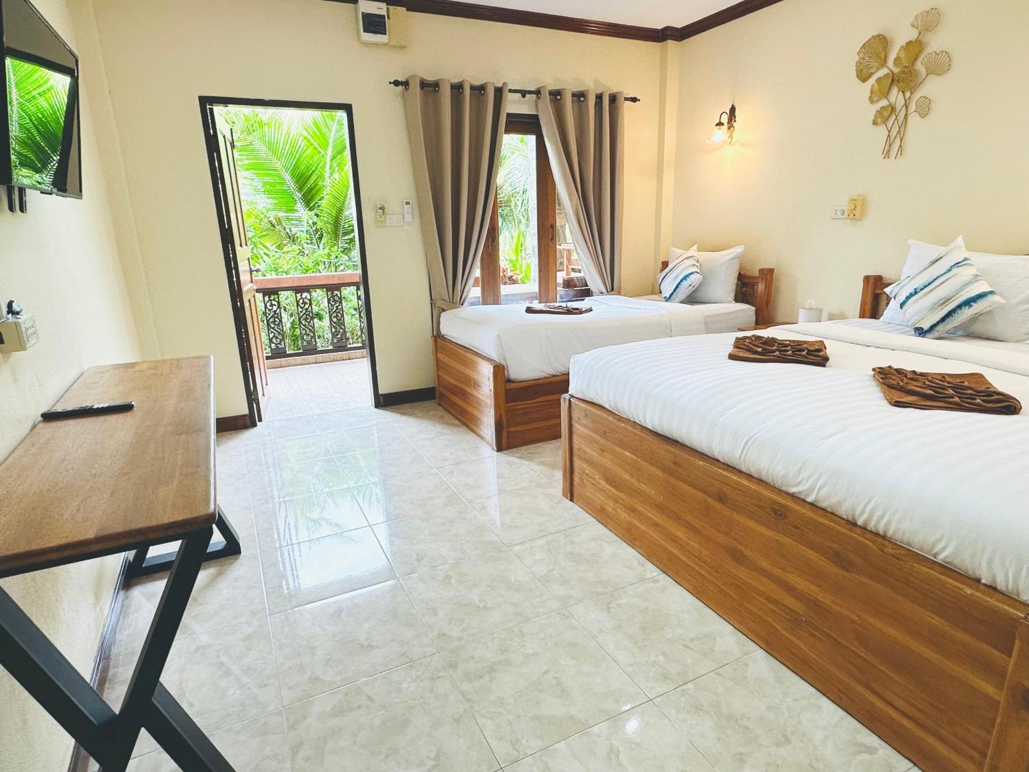 Family House Resort, Hatrin Kültér fotó